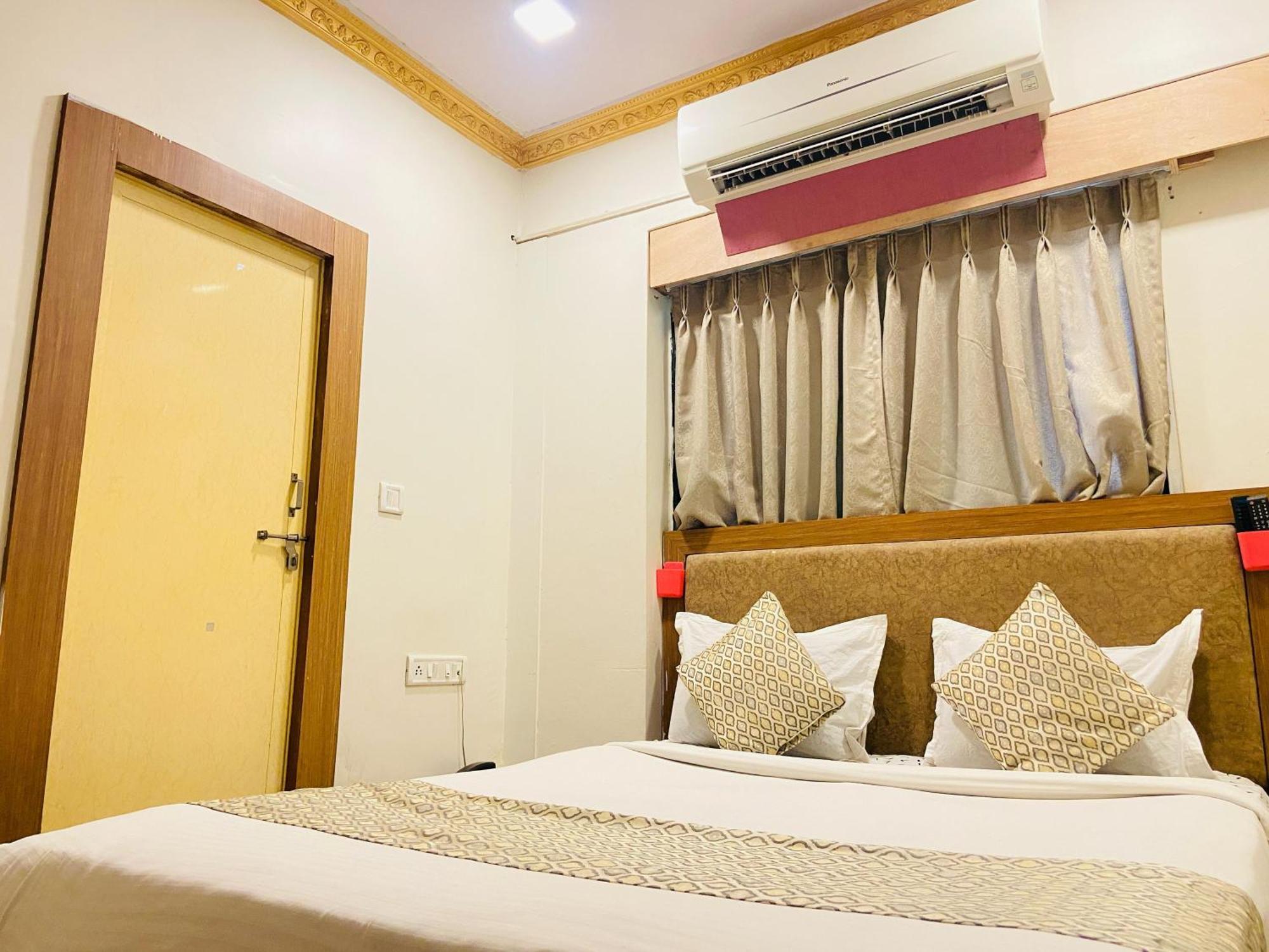 Hotel Abc Satellite Prahlad Nagar Ahmedabad Exterior photo