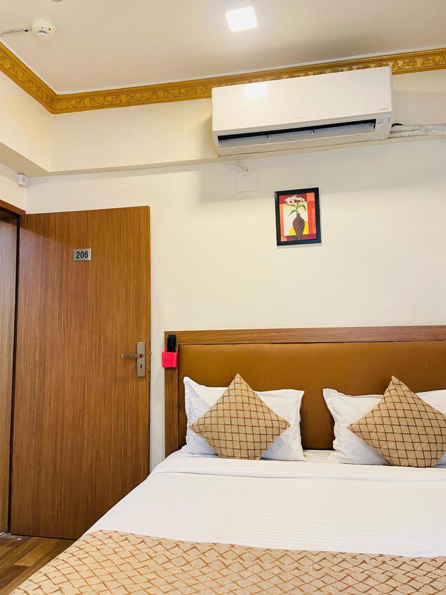 Hotel Abc Satellite Prahlad Nagar Ahmedabad Exterior photo